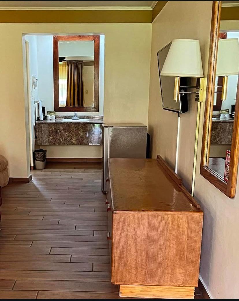 Hotel Santa Fe Camargo Екстер'єр фото
