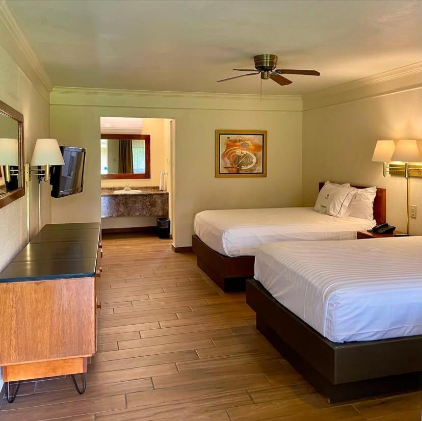 Hotel Santa Fe Camargo Екстер'єр фото